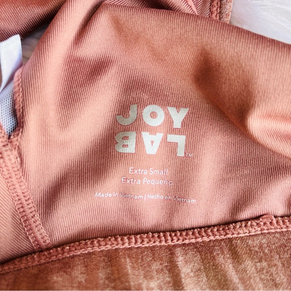 Small JoyLab sports bra with metallic shimmer - pink peach color - Picture 2 of 6